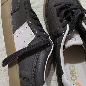 GBG Los Angeles Men's Charcoal and White Sneakers